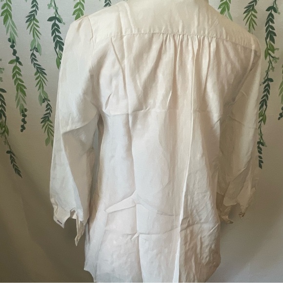 Size M Banana Republic heritage off white Blouse with Floral Detail B2 - Picture 5 of 6